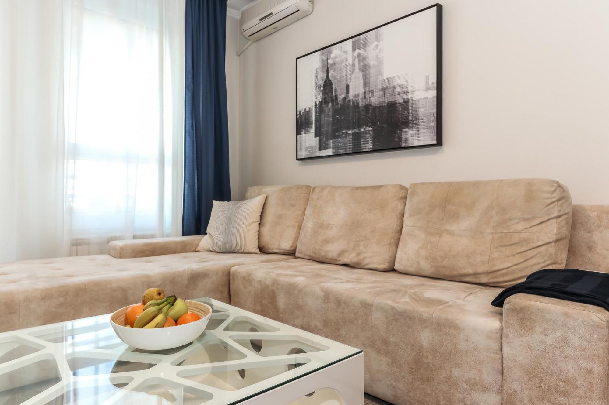 New Belgrade Apartments, Parking 5 Eur Per Day Oda fotoğraf